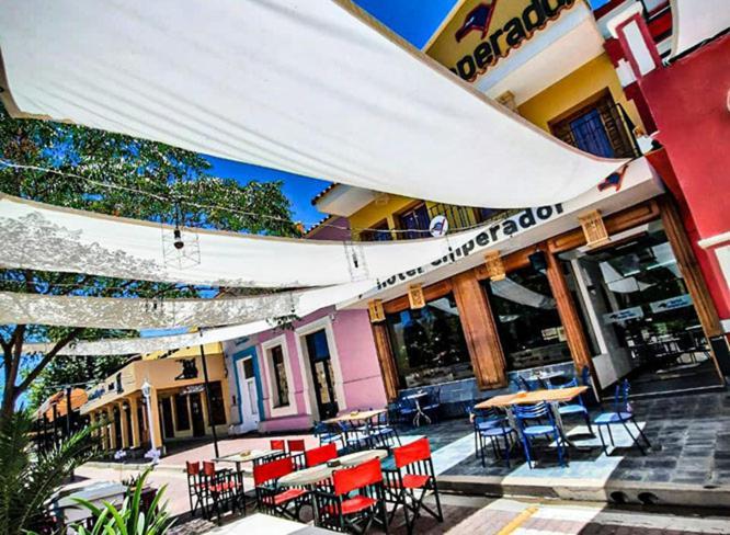 كفايات Hotel Emperador المظهر الخارجي الصورة
